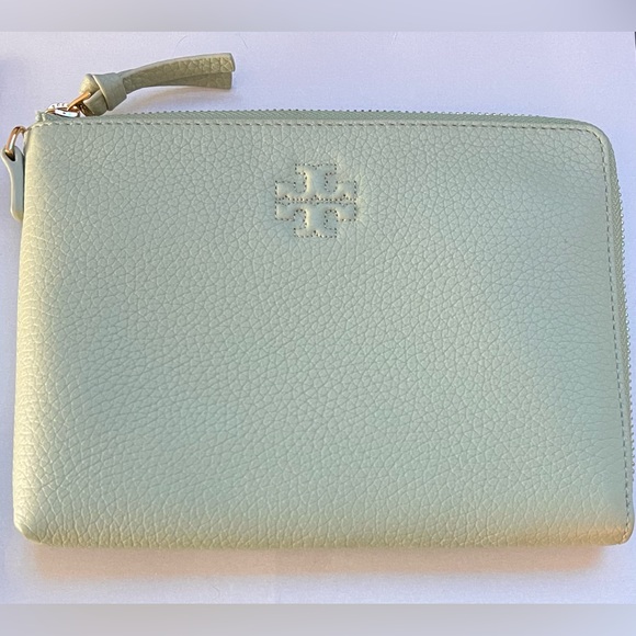 Tory Burch Handbags - Tory Burch mint green wristlet